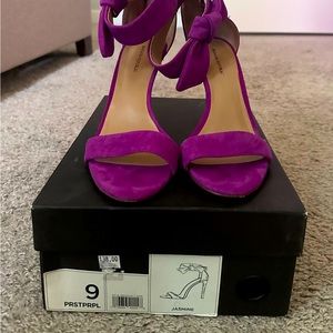 Suede Sandal with a Bow around the ankle